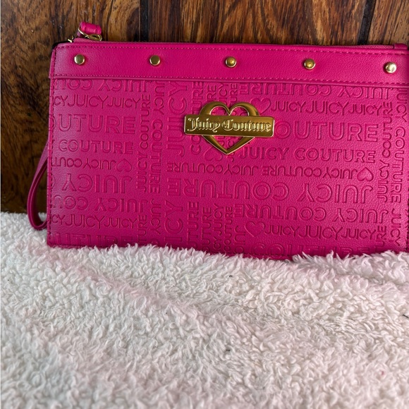 Juicy Couture Wristlet Raspberry Fuchsia Tart & Gold Studs Stamp Cute NWT - Picture 3 of 6